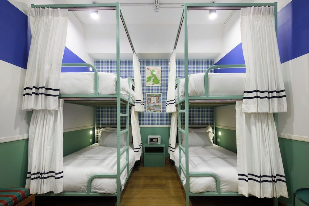Room, Multiple Beds