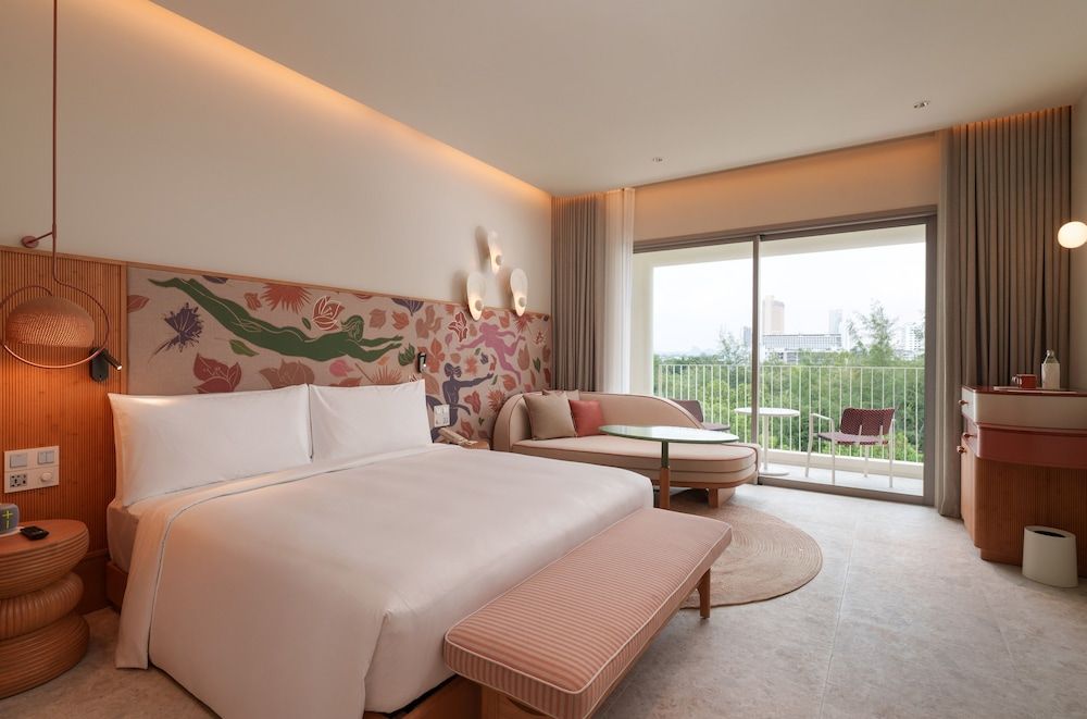 The Standard Pattaya Na Jomtien Deluxe Room, 1 King Bed 6