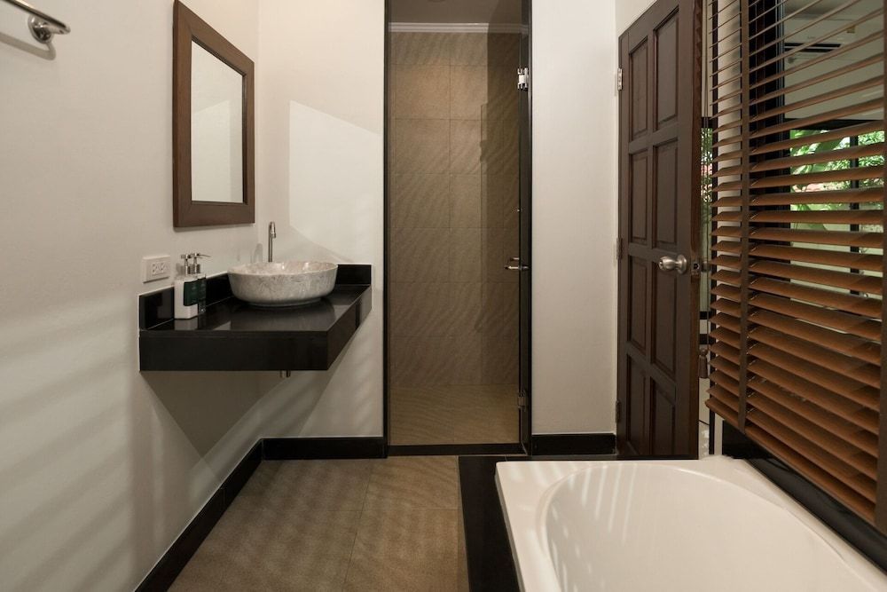 Green Garden Villa Hotel Deluxe Villa, 2 Bedrooms, Pool View 14