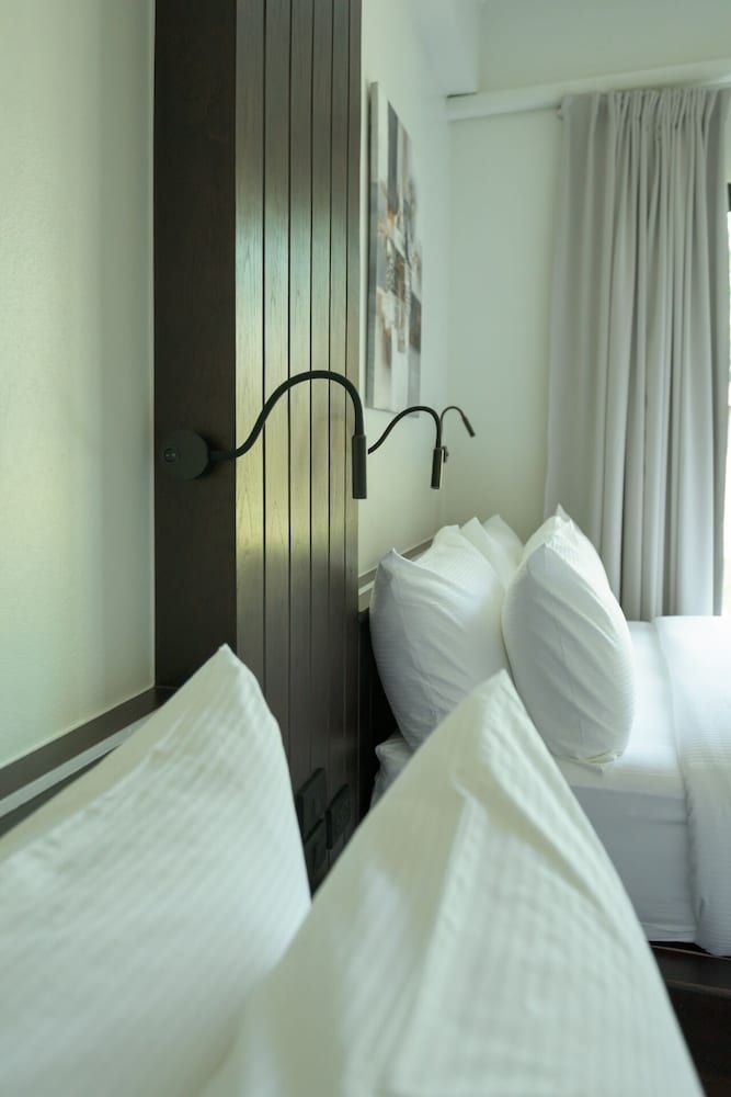 Green Garden Villa Hotel Deluxe Villa, 3 Bedrooms, Pool View 5