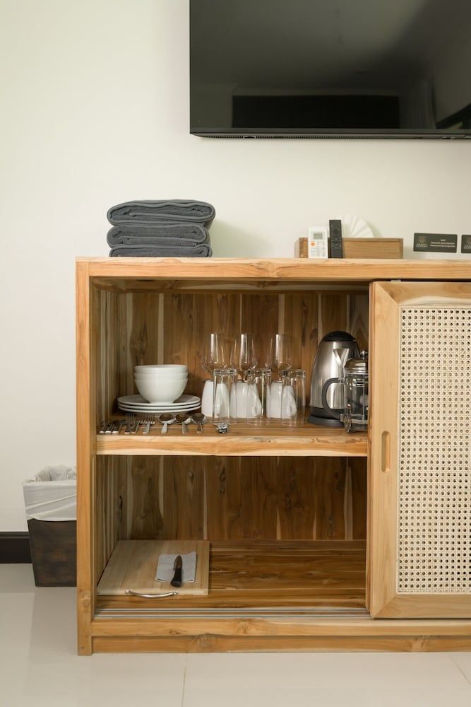 Green Garden Villa Hotel Deluxe Villa, 1 Bedroom, Pool View 3