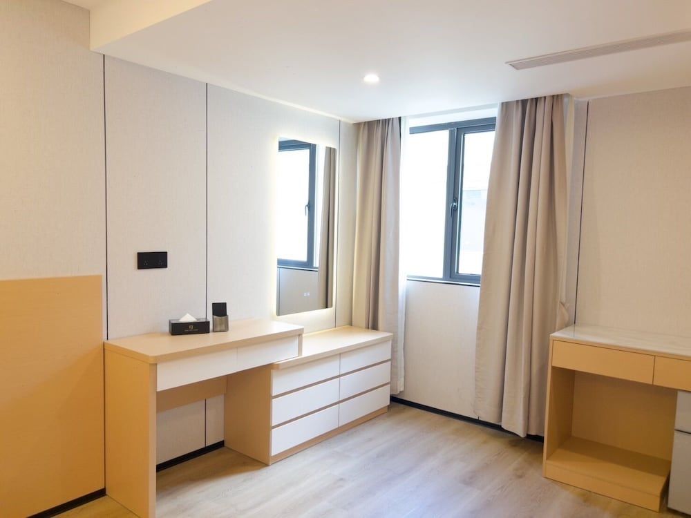 Premium Suite