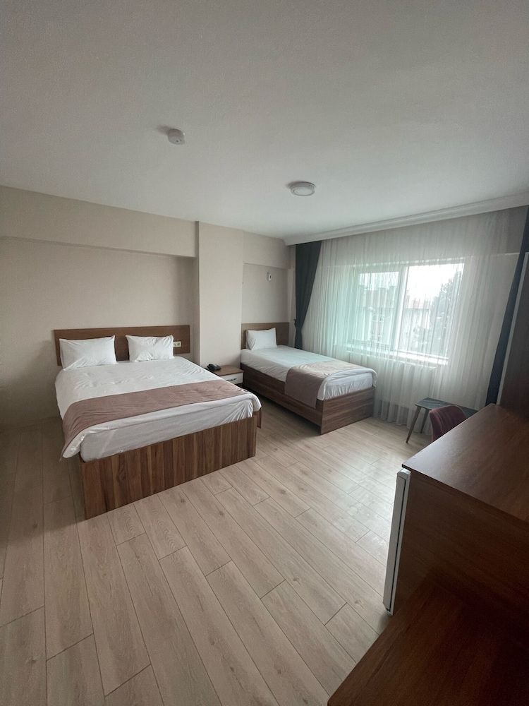 Basic Triple Room
