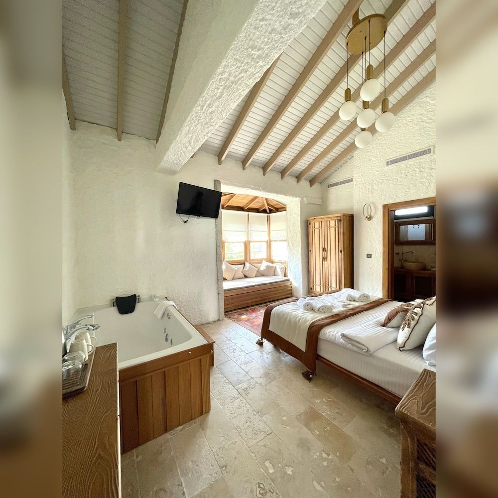 Premium Room, Multiple Beds, Hot Tub, City View