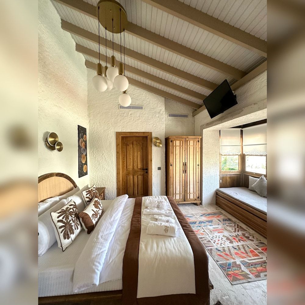 Premier Room, Multiple Beds, Pool View