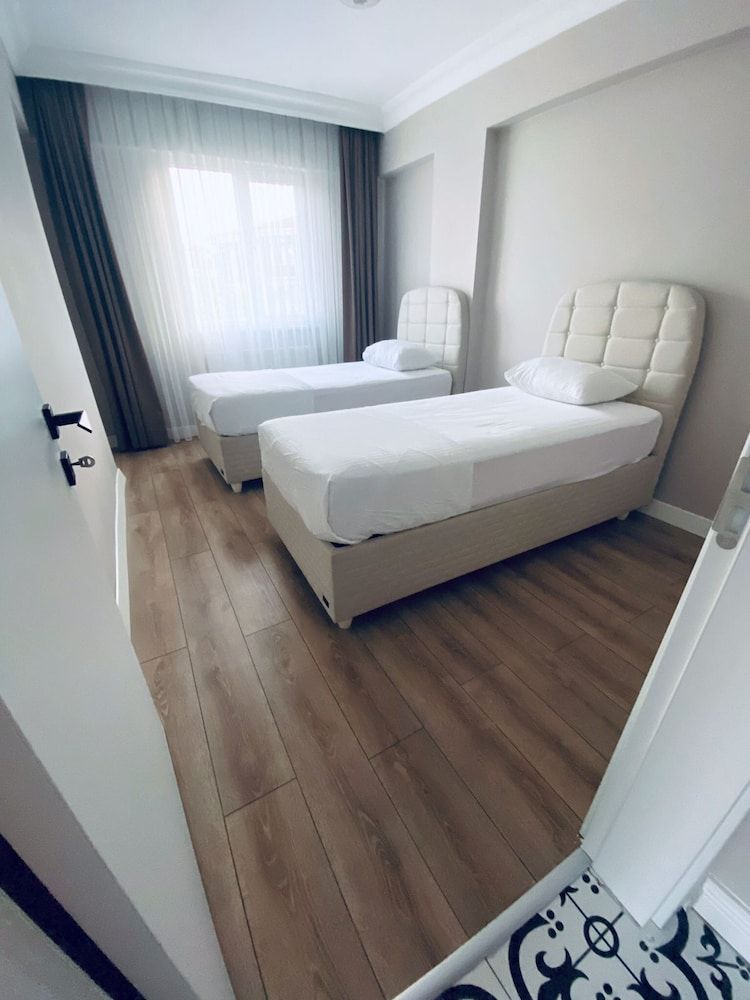 the rooms boutique hotel Family Apartment, 1 Bedroom, Non Smoking, Mountain View 2