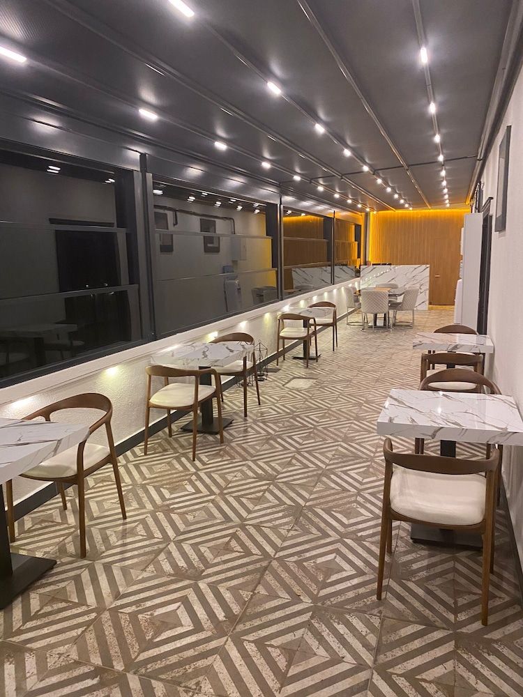 the rooms boutique hotel