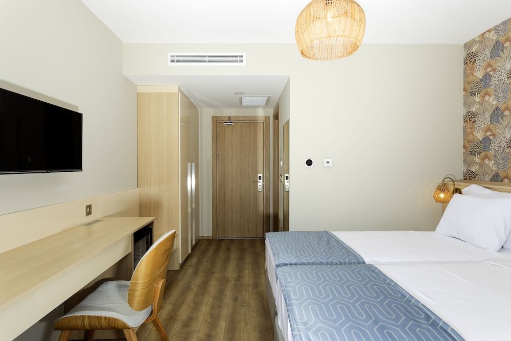 GULLUK UNO ELEGANCE OTEL STANDARD TWIN ROOM 2