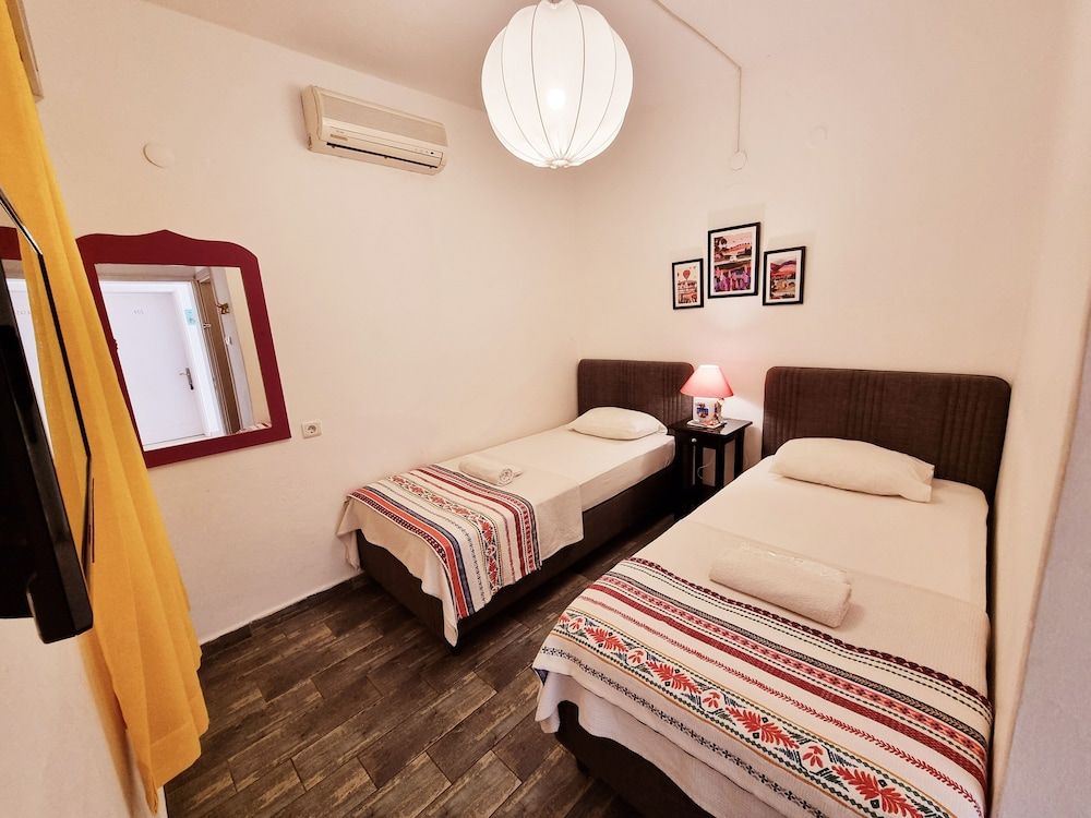 Economy Twin Room