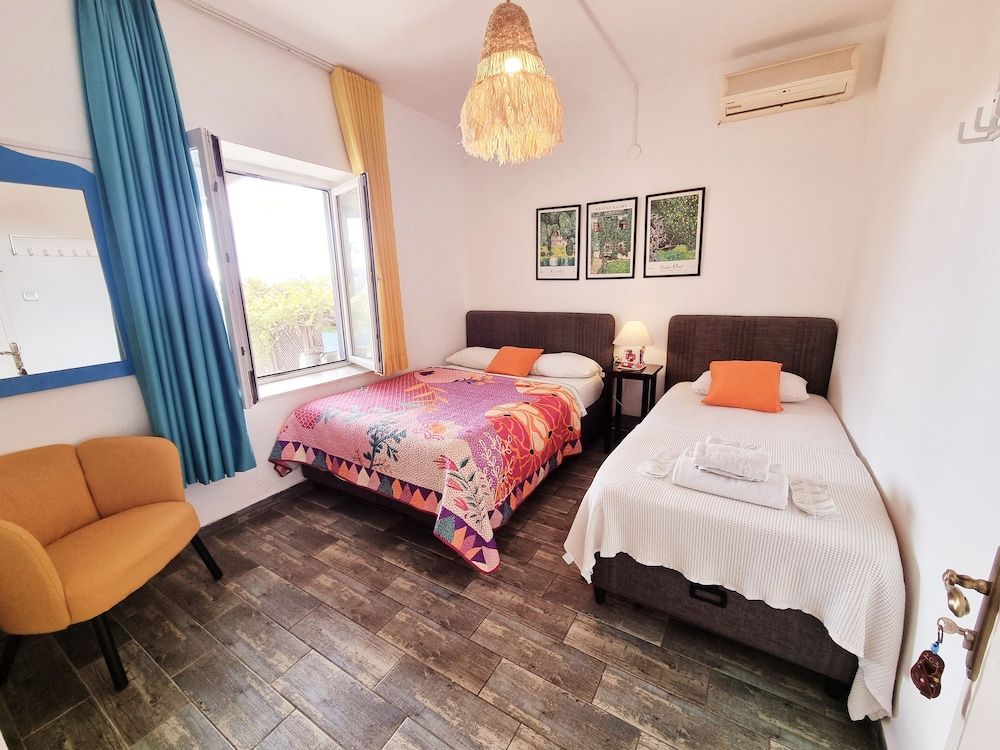 Economy Triple Room