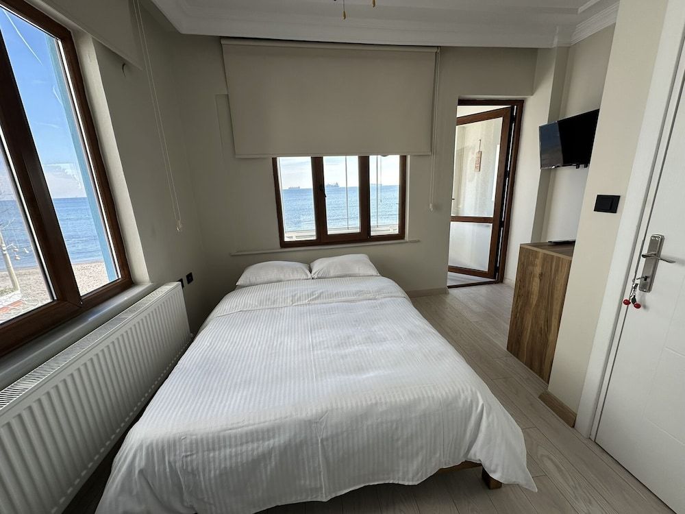Kingway Suite Standard Room, Sea View