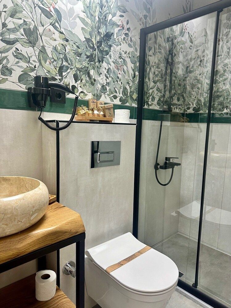 Kingway Suite Family Room 8