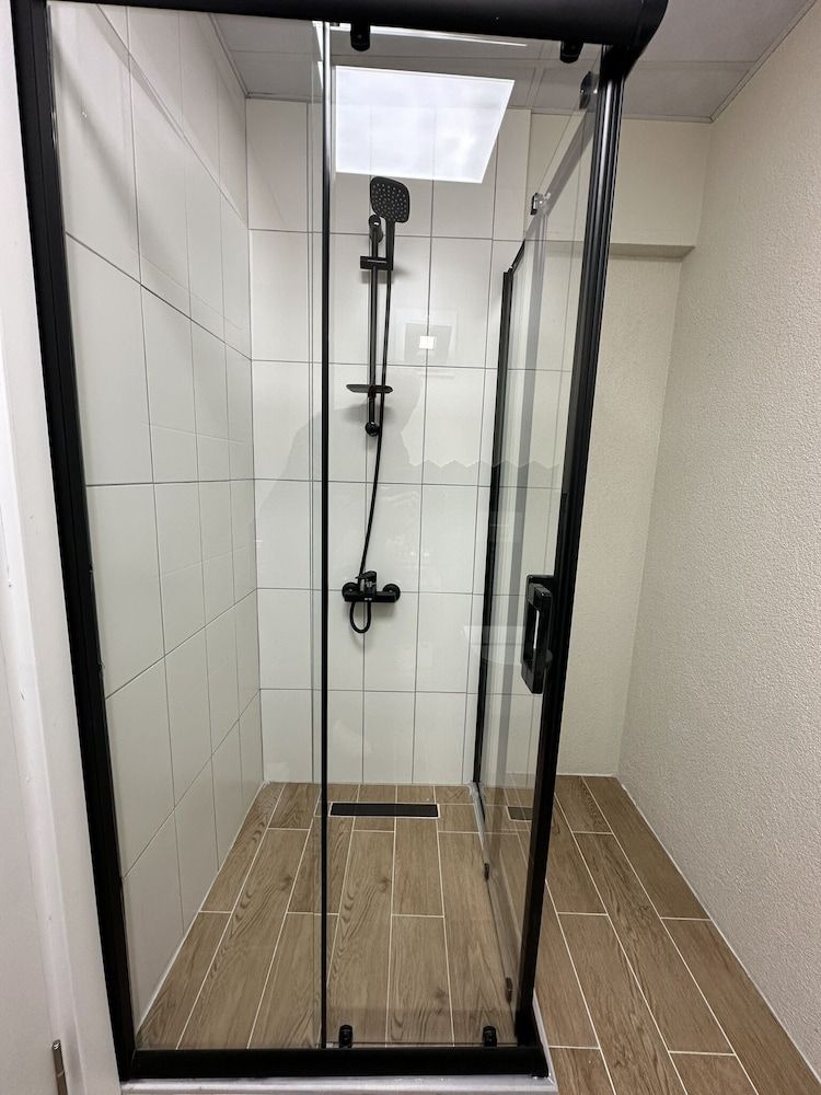 Kingway Suite Standard Room, Sea View 6