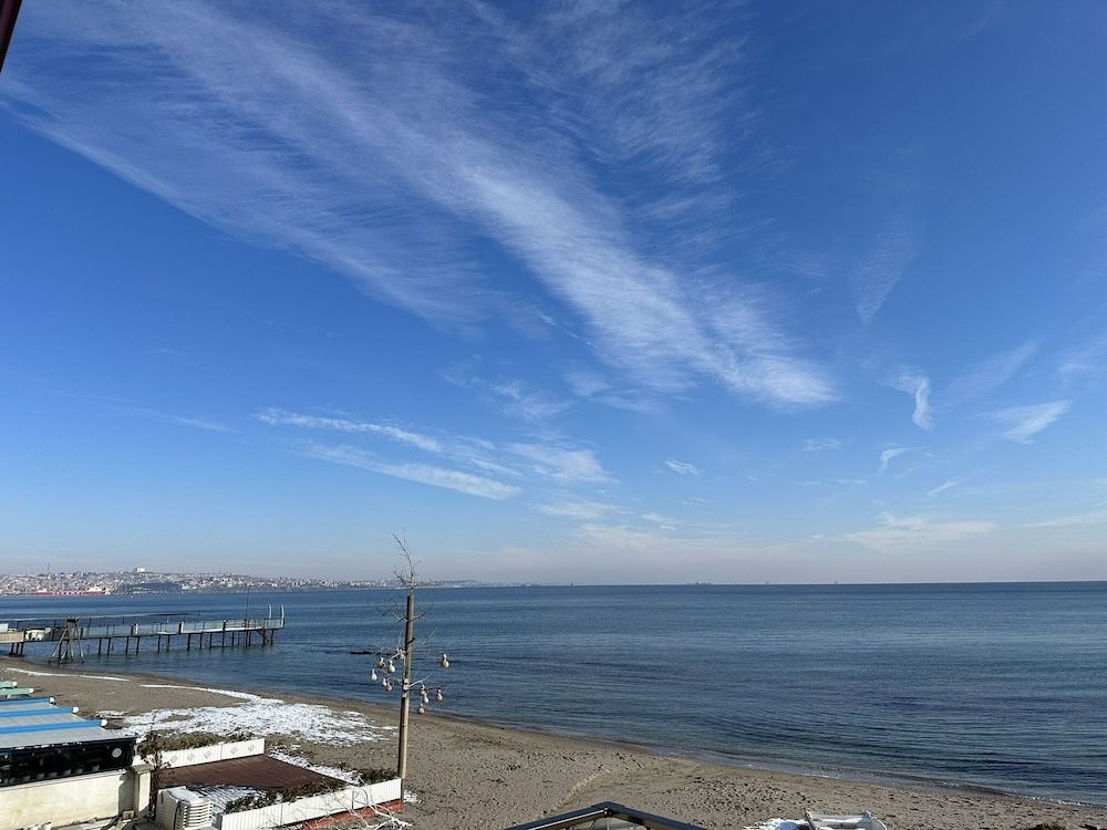 Kingway Suite Deluxe Room, 1 King Bed, Terrace, Sea View 7