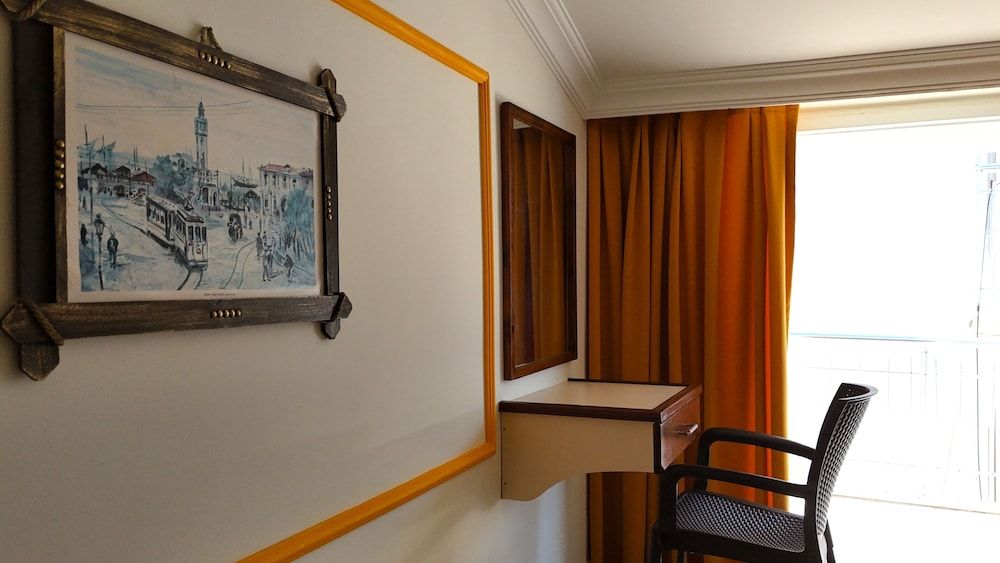 Standard Condo, Partial Sea View