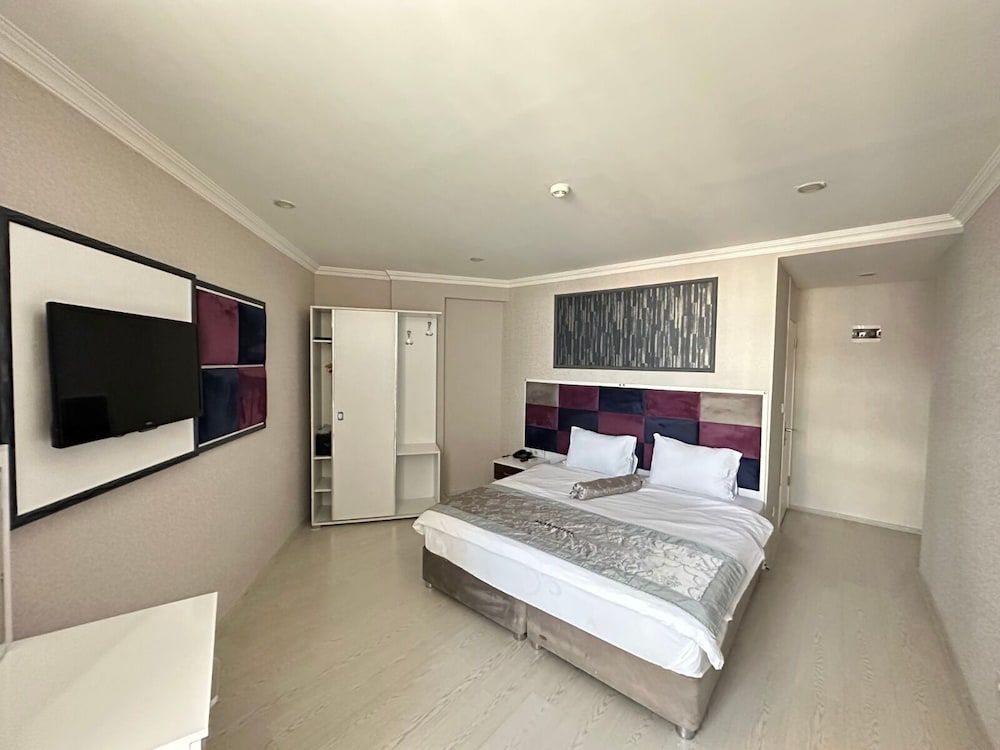 Standard Double Room, City View