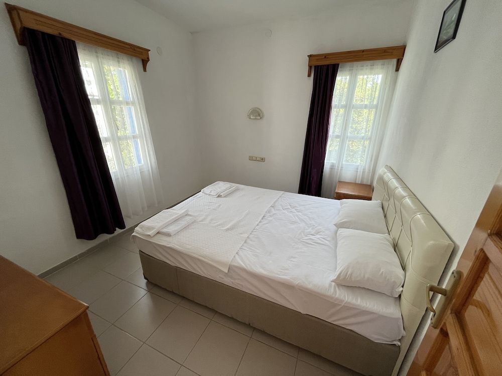 Ege Apartments