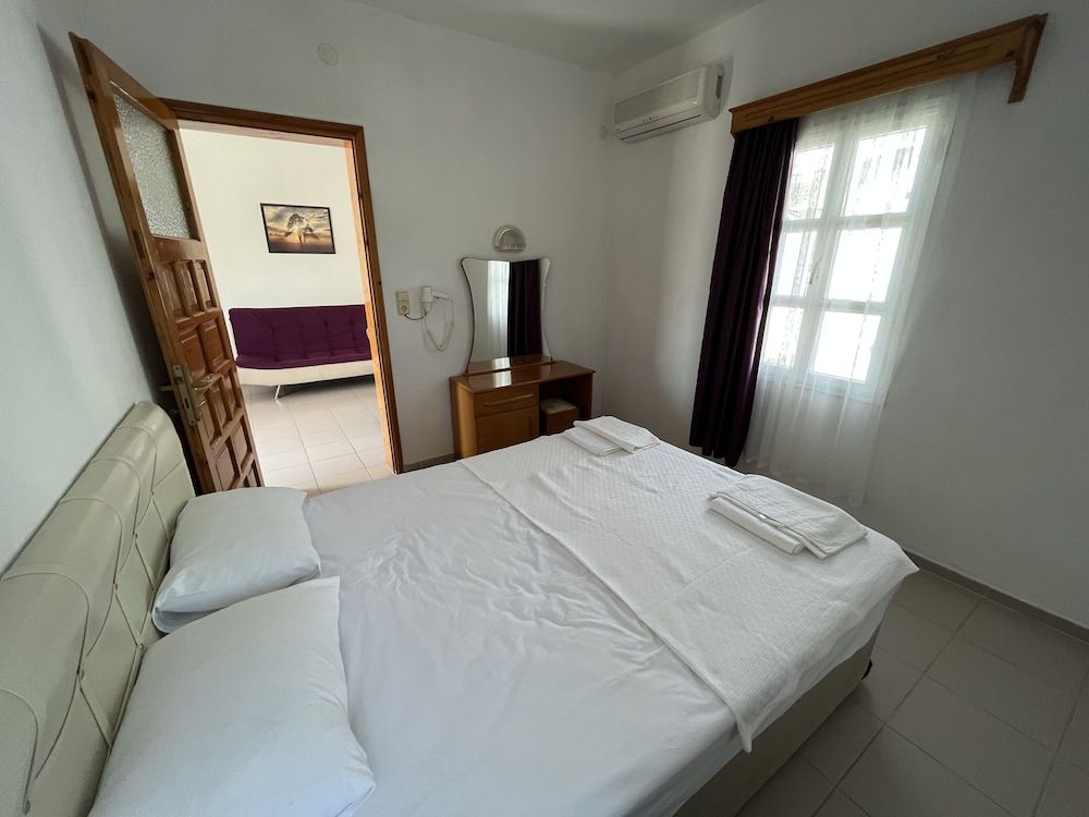 Ege Apartments