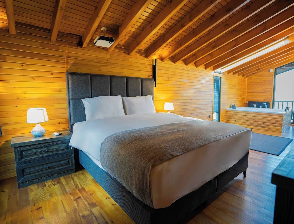 Premium Bungalow, 3 Bedrooms, Mountain View, Sea Facing
