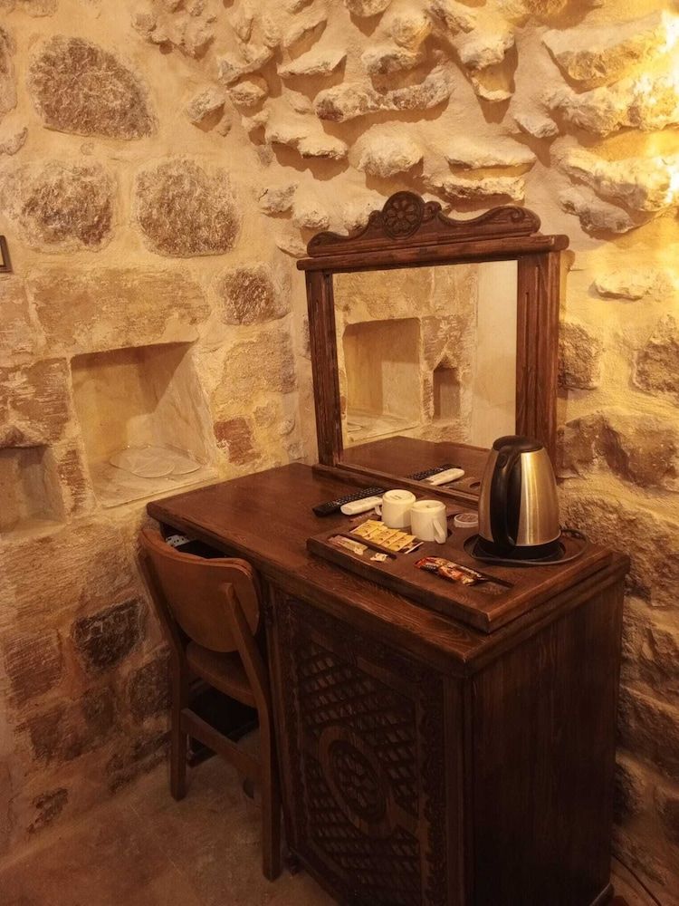Tavus Room
