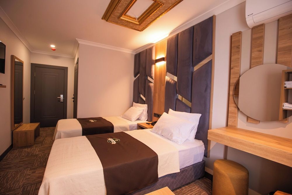 Hotel Milano Premium Double or Twin Room, Partial Sea View 4