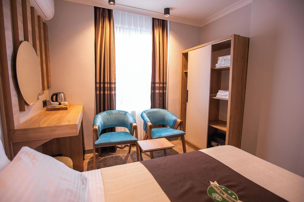 Hotel Milano Premium Double or Twin Room, Partial Sea View 3