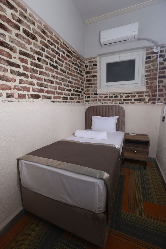 Sur Central Hotel Comfort Triple Room 4