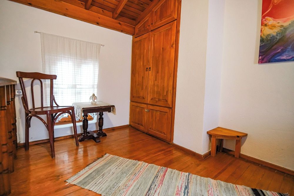 MADAM AFRODİT KONUKEVİ Standard Quadruple Room, Courtyard View 2