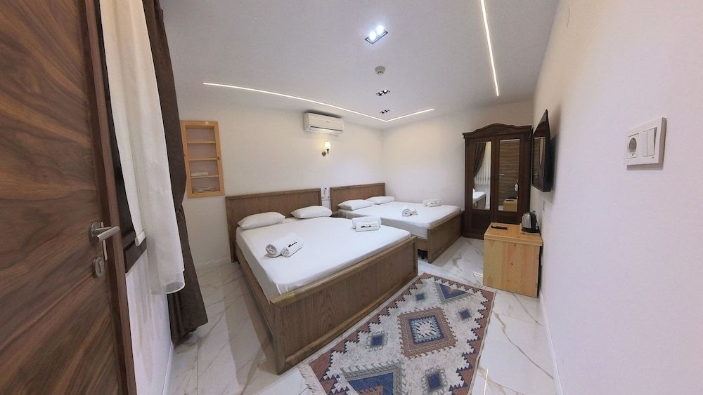 Rukaya Konağı Economy Quadruple Room 4