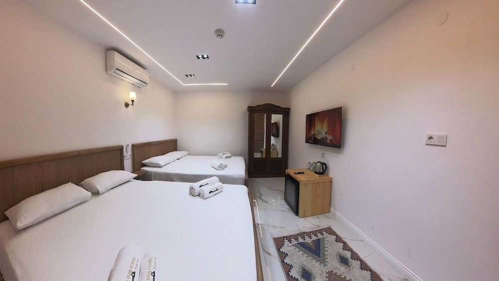 Rukaya Konağı Economy Quadruple Room 6