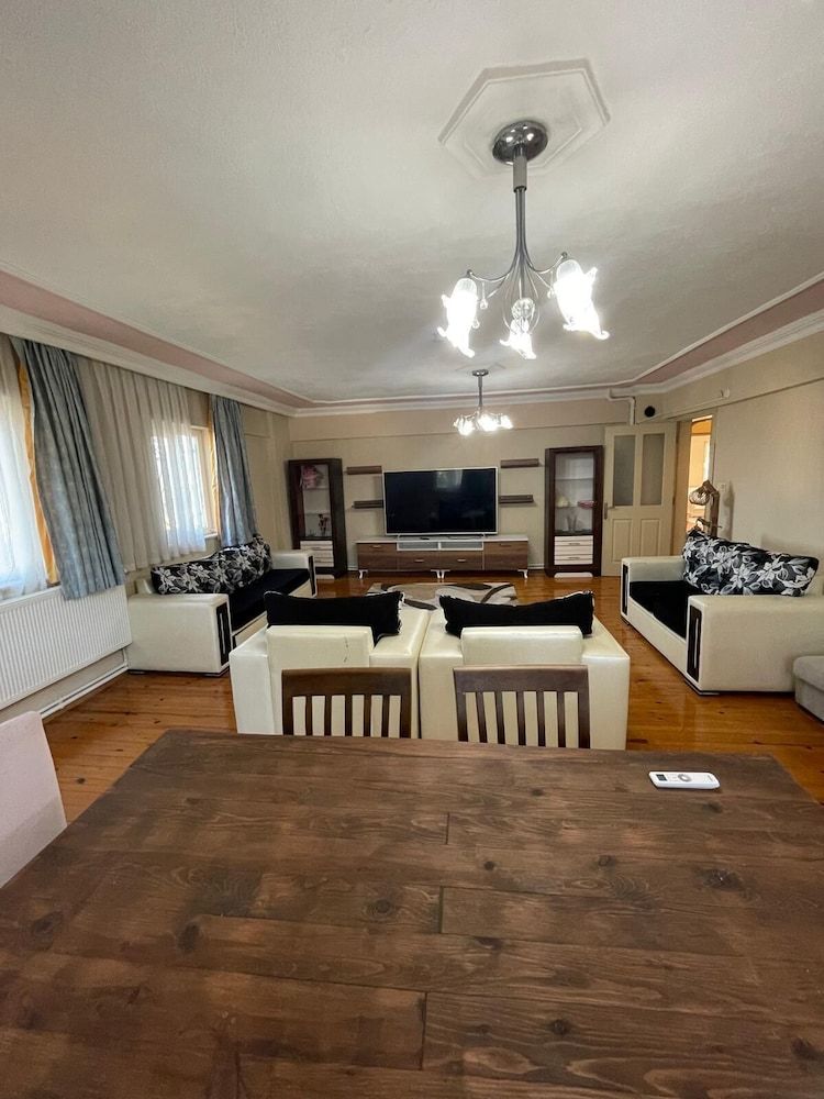 Alida Home Comfort Apartment, Garden View 7