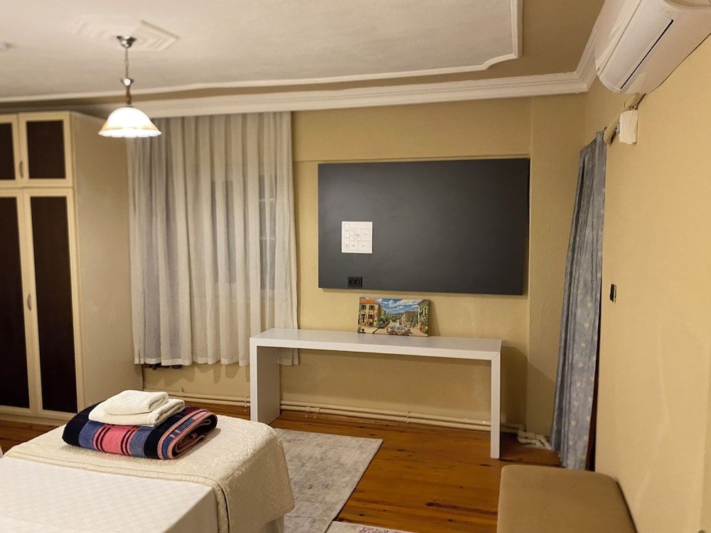 Alida Home Comfort Apartment, Garden View 20