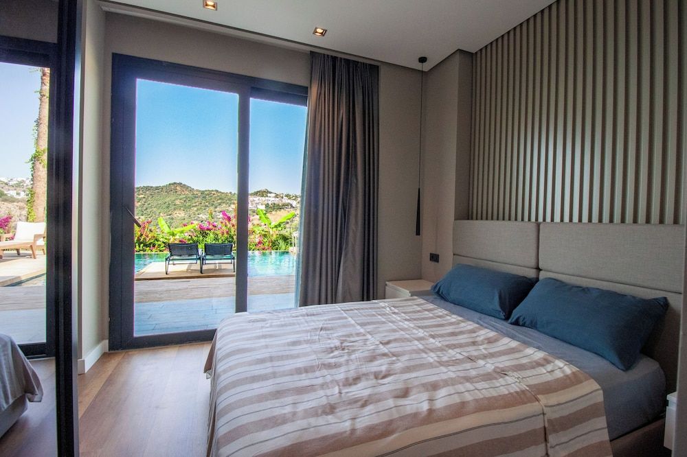 Villa Loca Luxury Villa 3