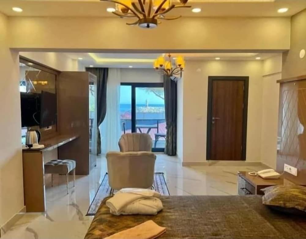 Alp Ateş Suit Deluxe Suite, Balcony, Sea View 5