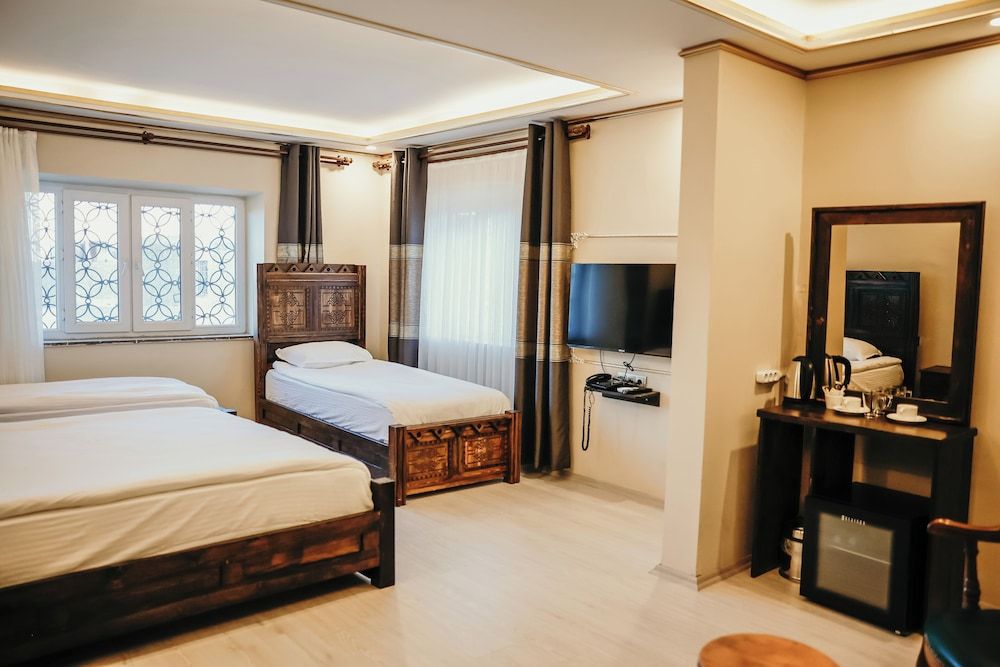 Economy Triple Room