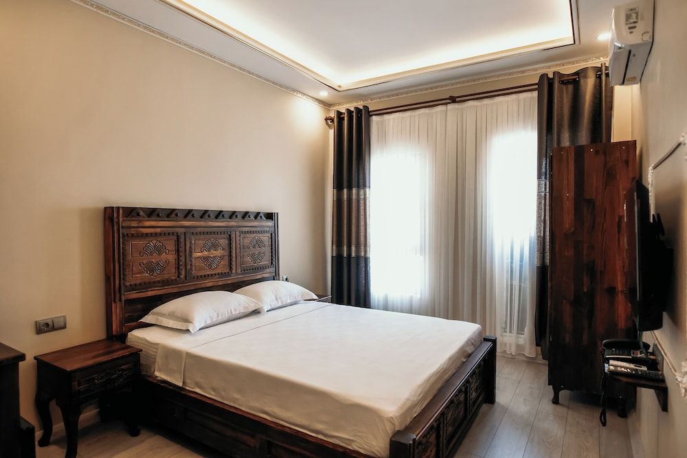 Economy Room, City View