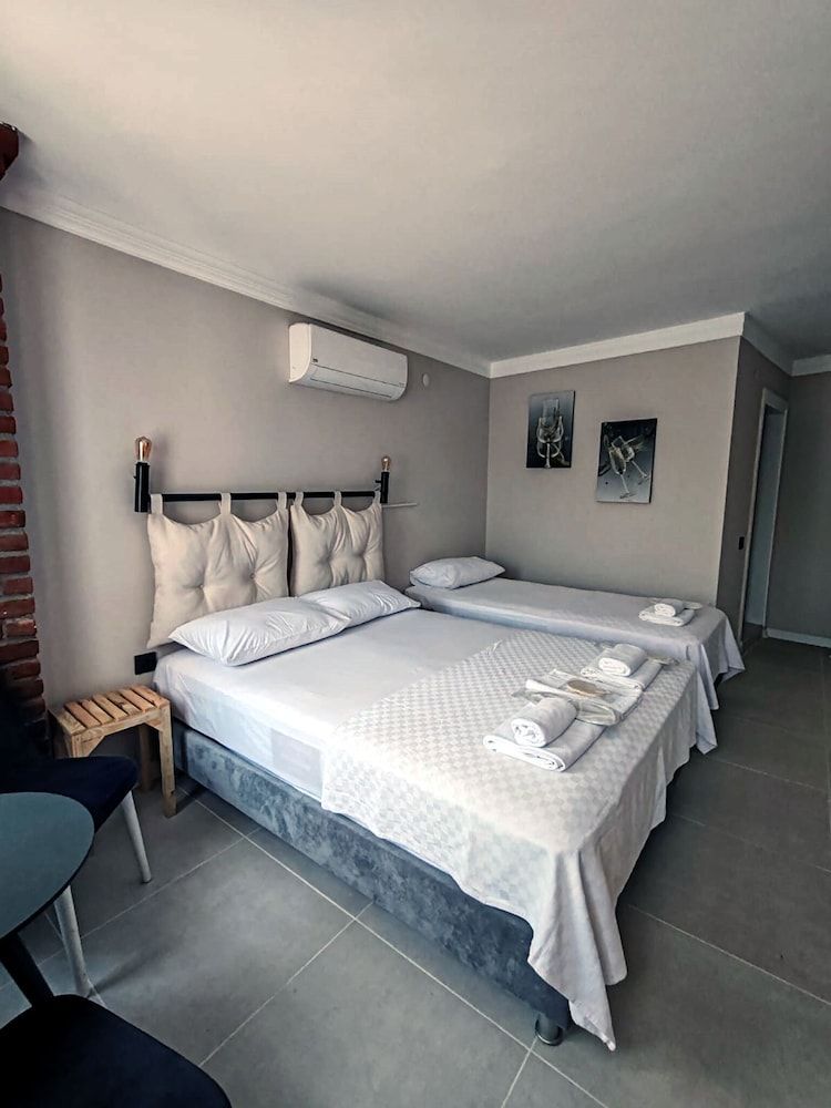 Aim Bozcaada Deluxe Triple Room 2