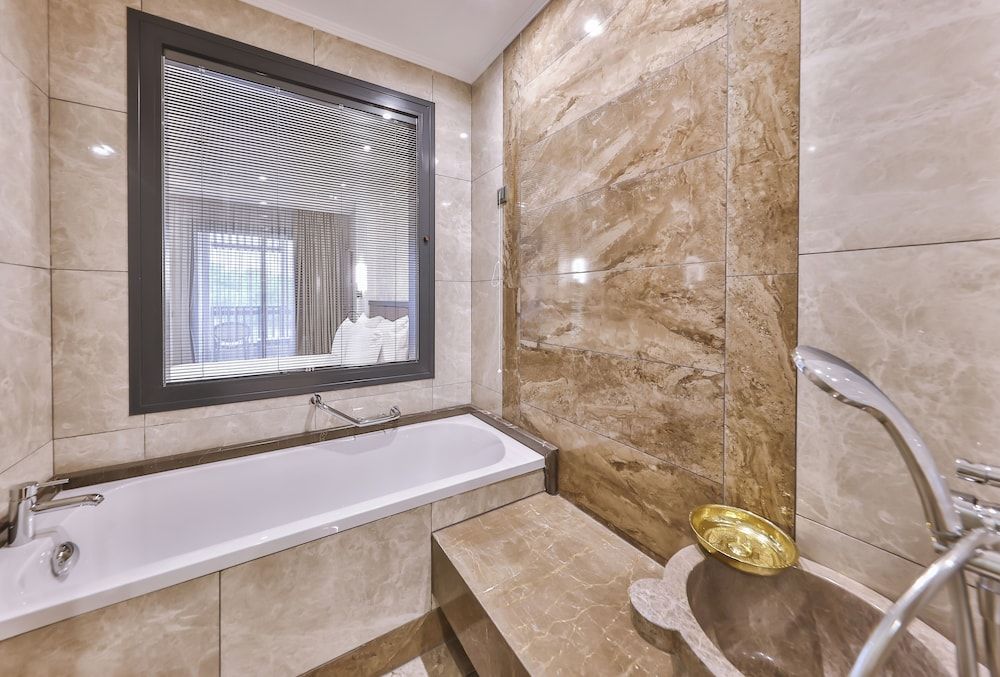 NARVEN WELLNESS & THERMAL HOTEL Deluxe Double Room, 1 Bedroom, Fireplace, Mountain View 8