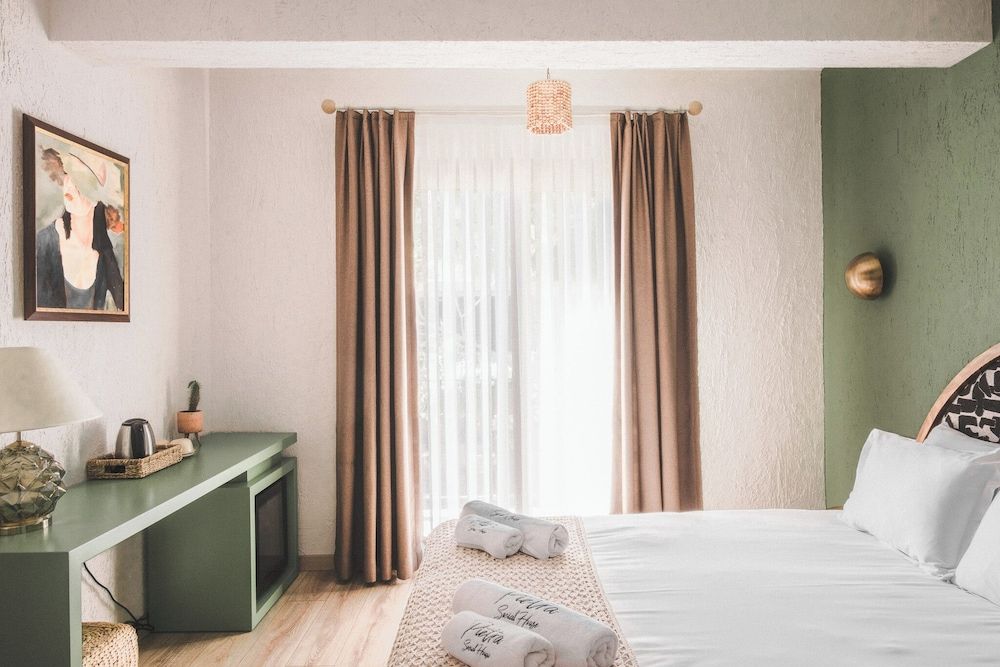 Deluxe Double Room, Balcony, Courtyard View