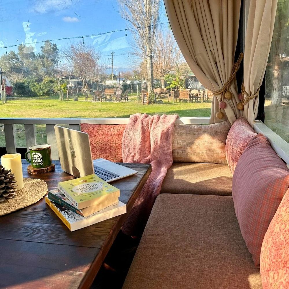 Mona Glamping Caravan Suites Romantic Mobile Home, Garden View 18