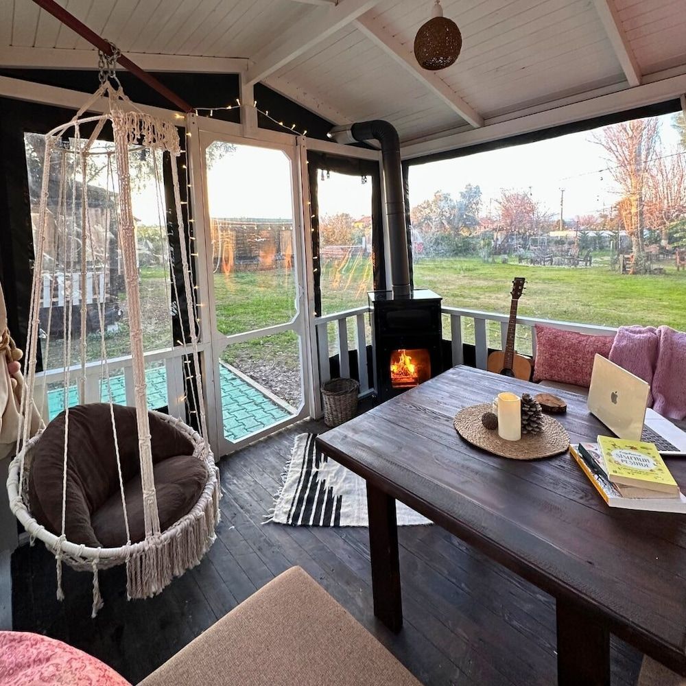 Mona Glamping Caravan Suites Romantic Mobile Home, Garden View 13