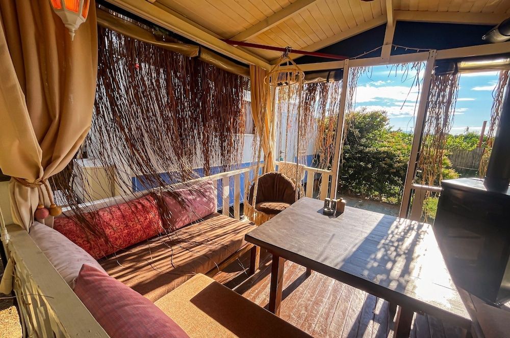 Mona Glamping Caravan Suites Standard Mobile Home, Garden View 18