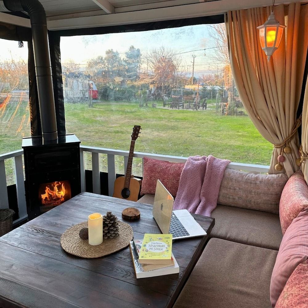 Mona Glamping Caravan Suites Romantic Mobile Home, Garden View 19