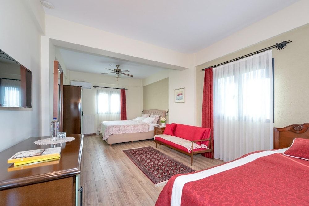Urla Köstem Müze Otel Triple Room 3