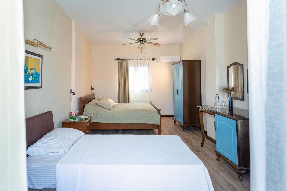Urla Köstem Müze Otel Triple Room 5