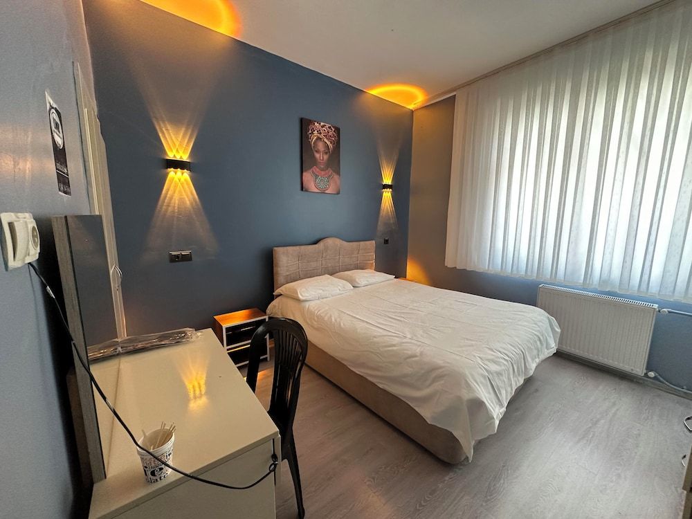 UMK PANSİYON CADDE Family Quadruple Room 4