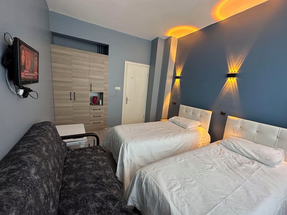 UMK PANSİYON CADDE Family Quadruple Room 3