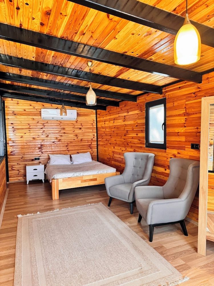 Deluxe Bungalow, Lake View