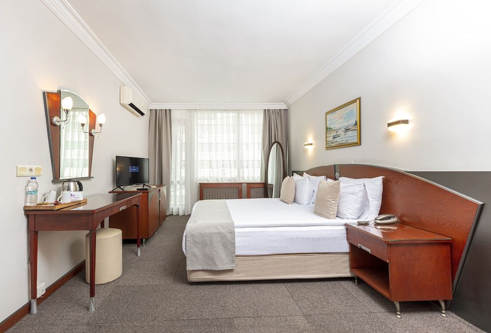 Standard Room, Non Smoking, City View