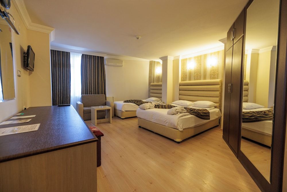 Economy Room